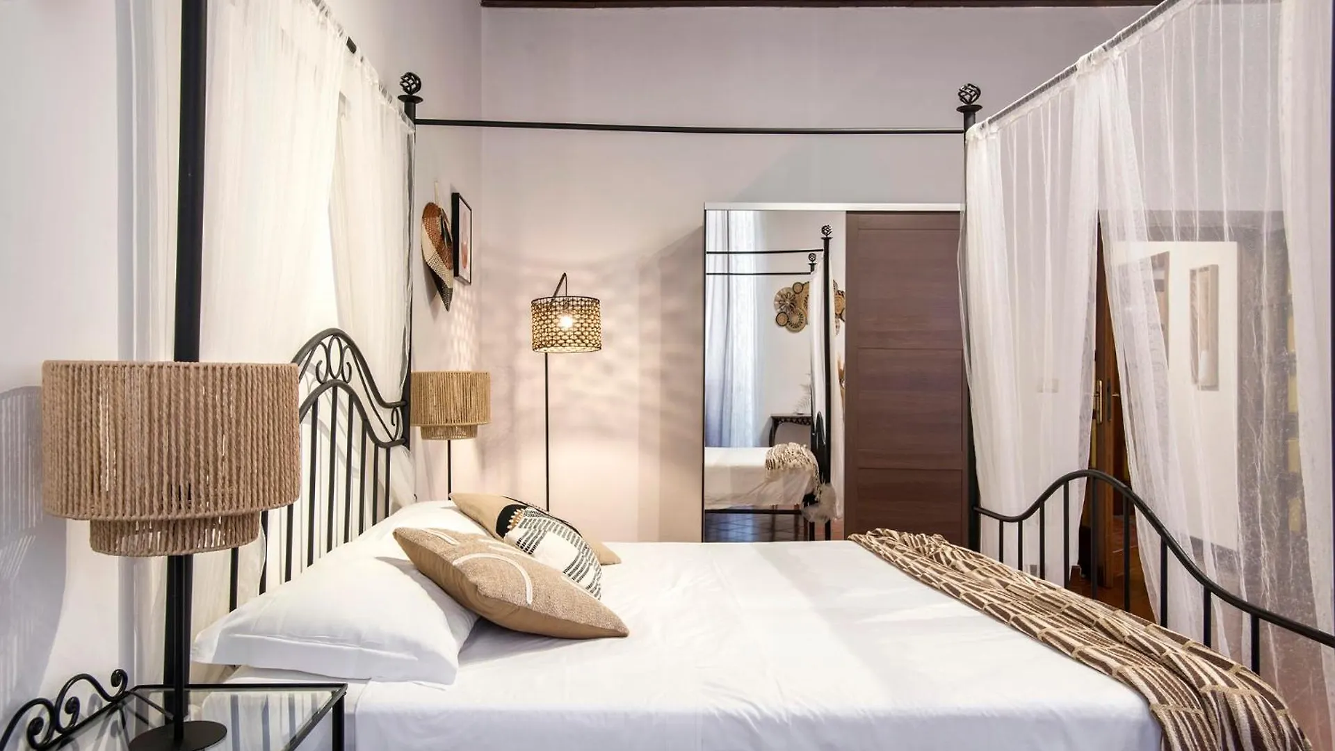 Trevi Fountain House Deluxe Apartment Rome Italy